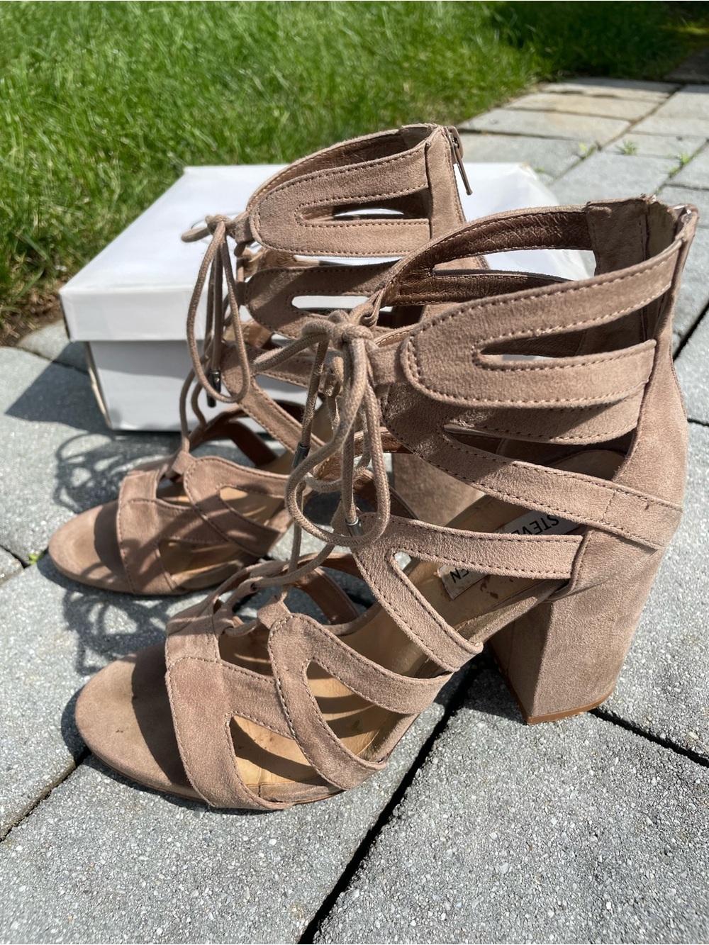 Steve Madden Lace-Up Suede Block Heel Sandals in Taupe Size 8